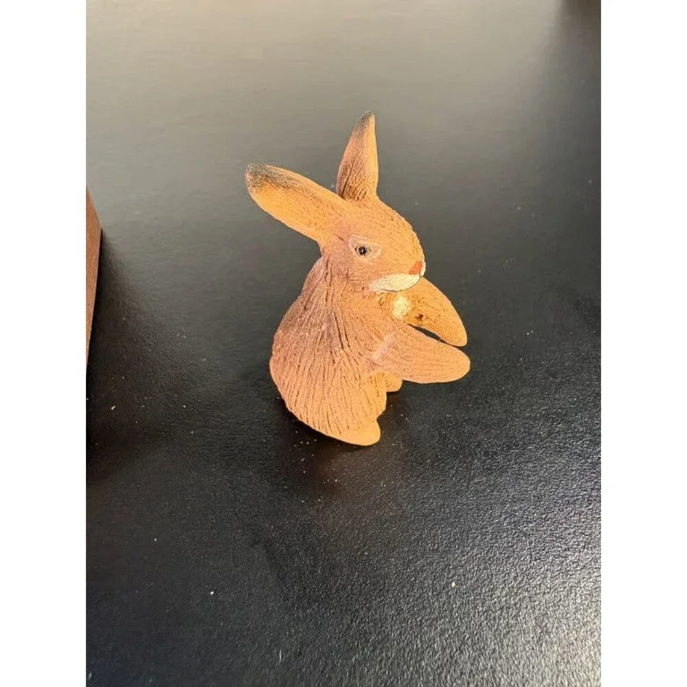 Mata Ortiz Miniature Rabbit Pottery Debi Bugarini Fire and Ice with Card Box